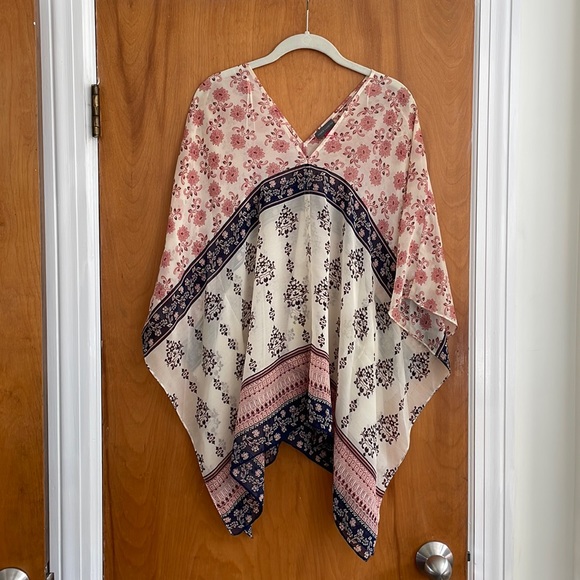 Vince Camuto Tops - Vince Camuto sheer top! Great Boho vibe!